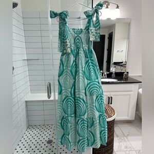 Elegant Green Patterned Maxi Dress